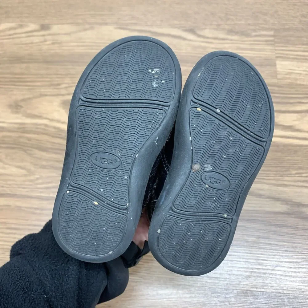 UGG‎ Toddler Girls Size 6 Ager Black Patent Leather Sherpa Zip Hiking Boots